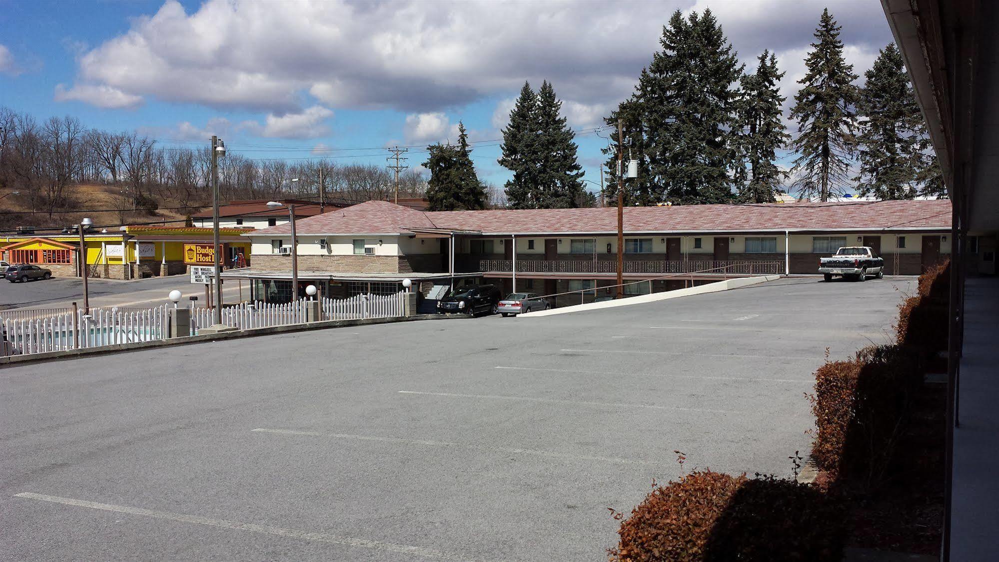 Budget Host Motel Bedford